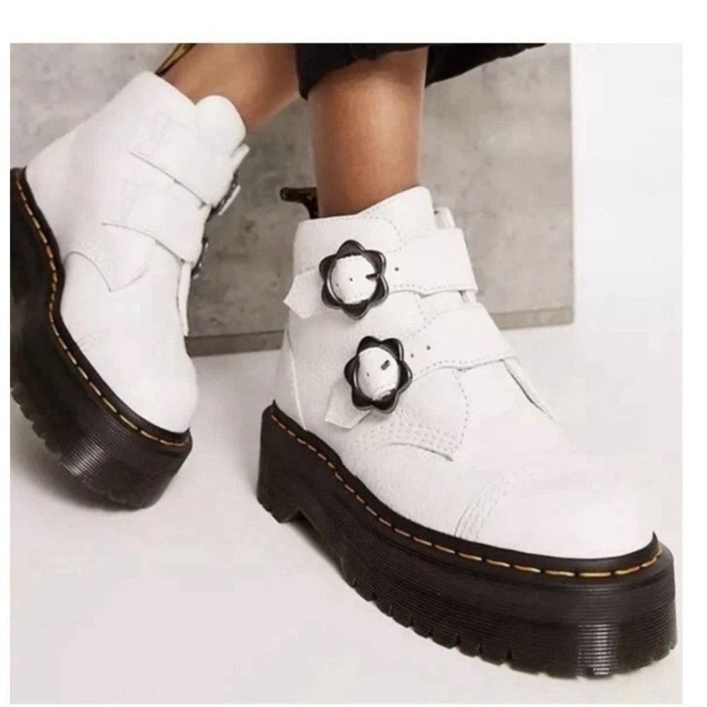 Dr Martens Devon Flower White Pebbled Leather Platform Boots 8 Chunky‎ Festival